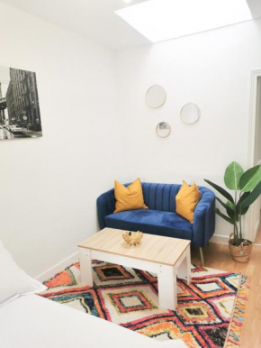 Studio moderne, lumineux